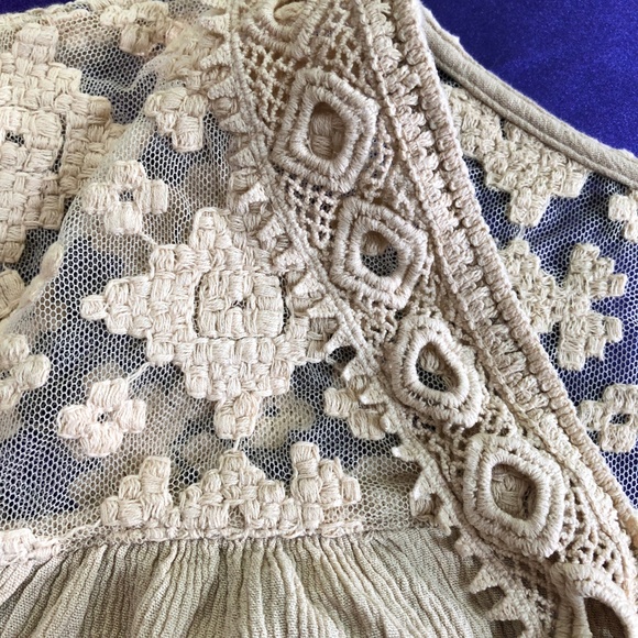📌John Paul Richard Beautiful Ivory Lace Top - Picture 6 of 8